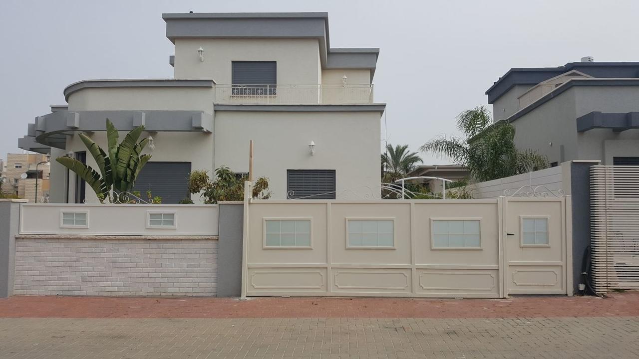 Regina'S Place Or Akiva Exterior photo