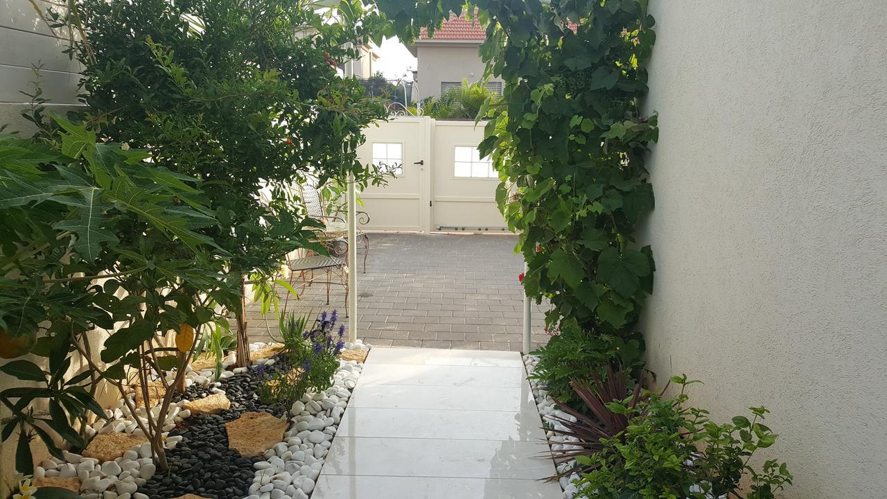 Regina'S Place Or Akiva Exterior photo